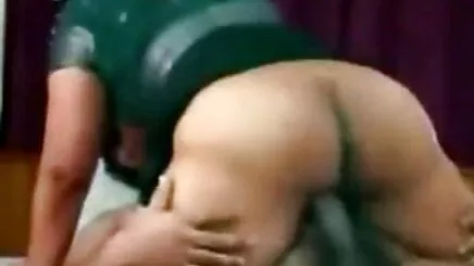 Sevimli ergen seks azeri porno kızıl saçlı açık havada